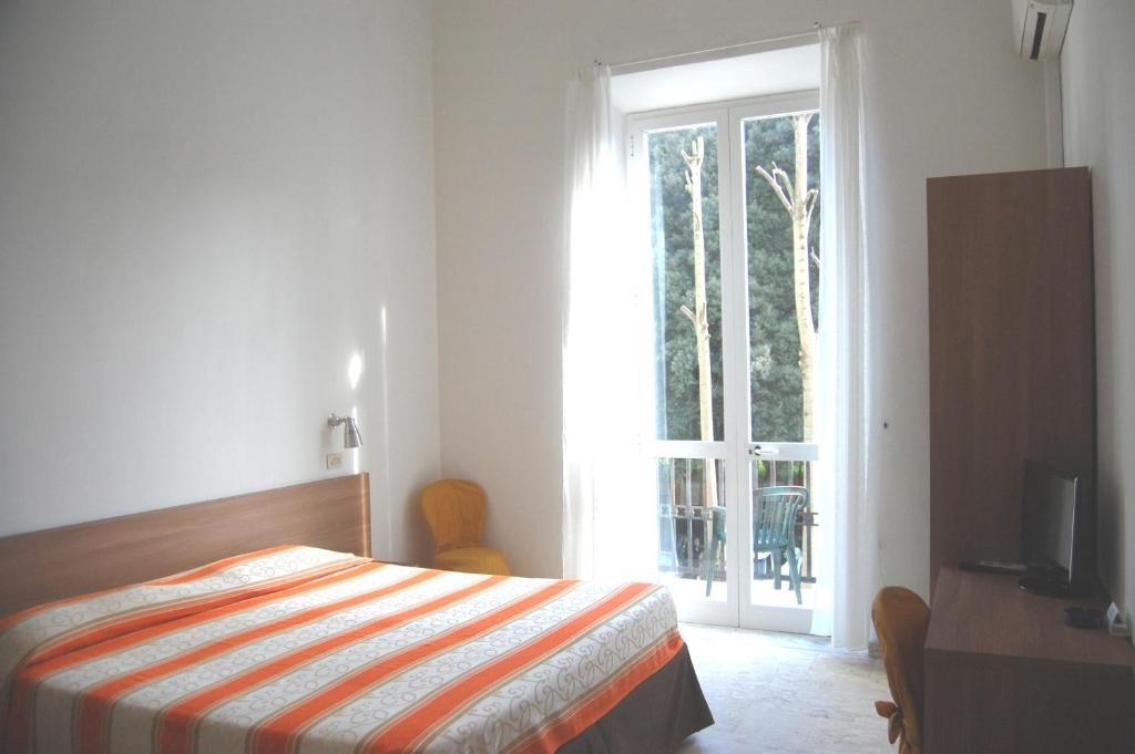 Hotel Derna ヴィアレッジョ 部屋 写真